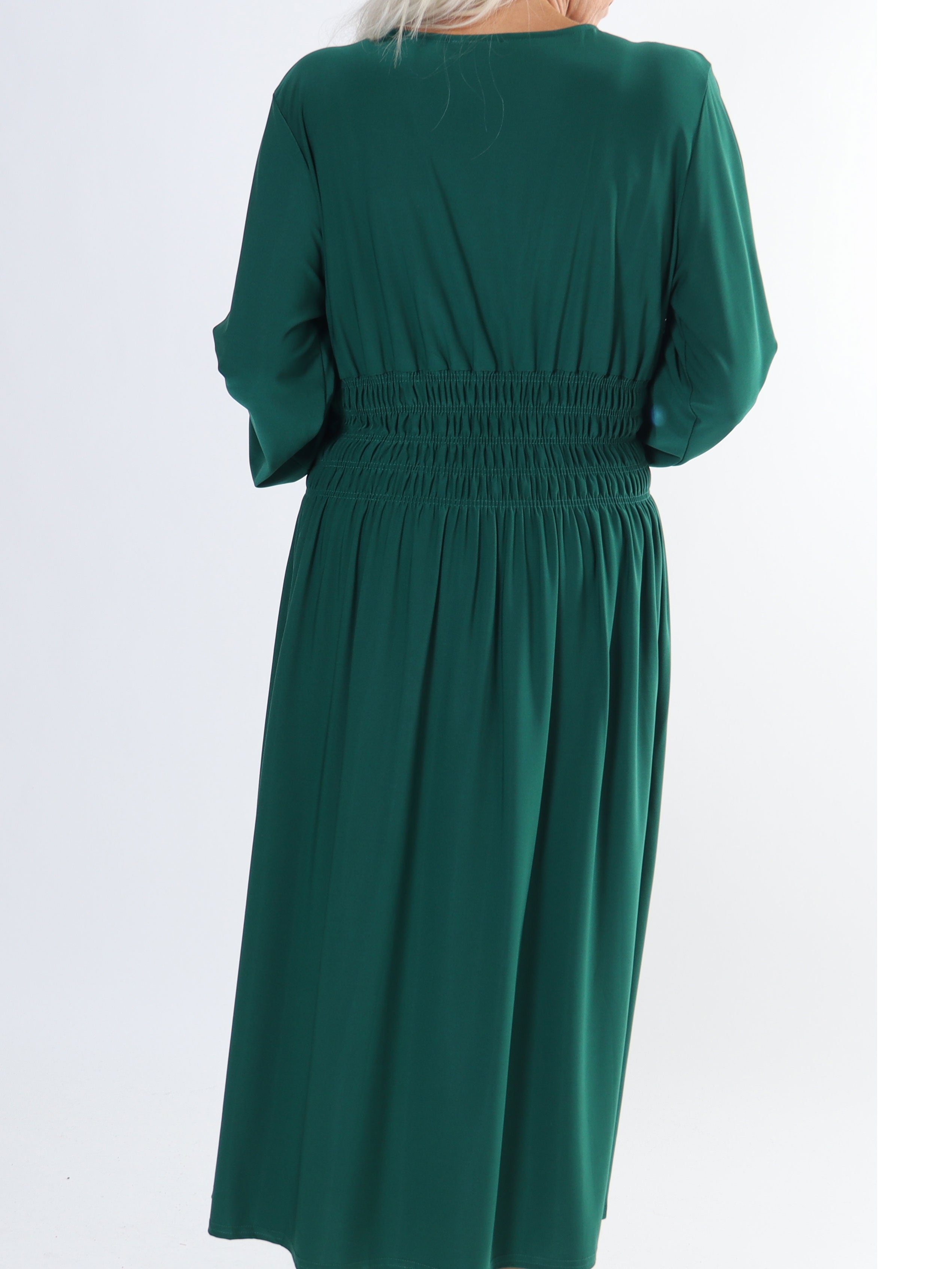 Pams Plain Midi L/S - Elastisk klänning i plus size med smock